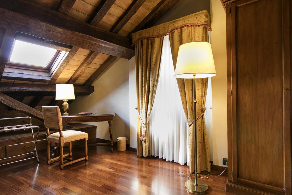 Albergo Delle Notarie Reggio Emilia Exterior photo
