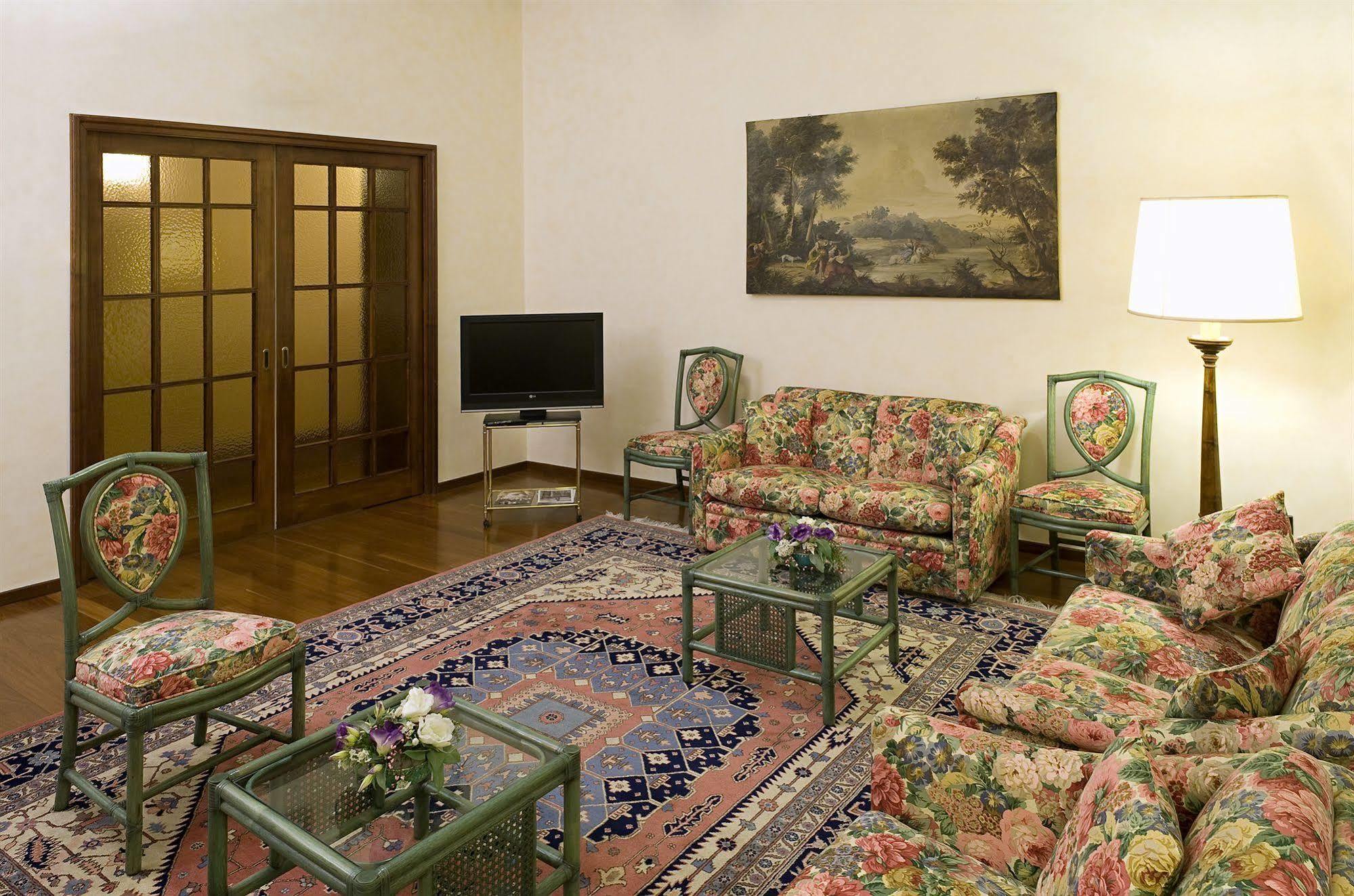 Albergo Delle Notarie Reggio Emilia Exterior photo